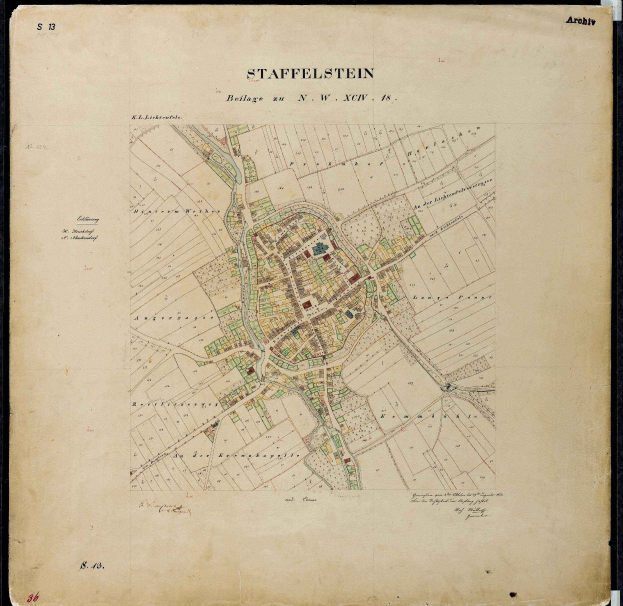 Alte Karte von Staffelstein, Deutschland mit Straßen, Gebäuden und Sehenswürdigkeiten auf einem schwarzen Hintergrund.