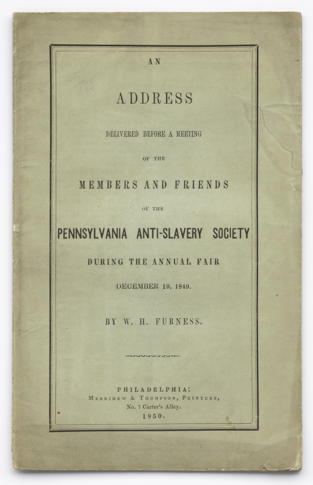 Ein Buch mit dem Titel 'Eine Ansprache vor einer Versammlung der Mitglieder und Freunde der Pennsylvania Anti-Sklaverei-Gesellschaft' ist aufgeschlagen.
