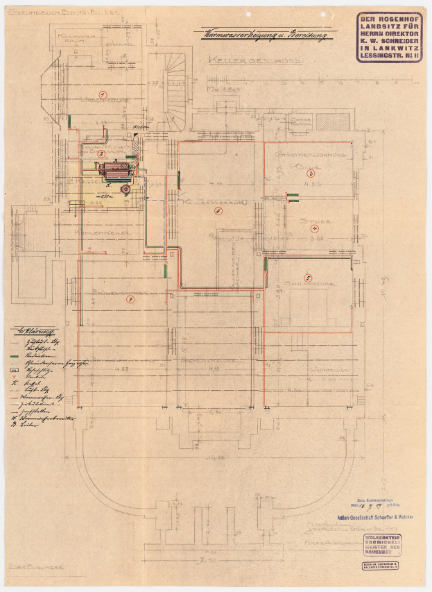Schwarze und weiße architektonische Zeichnung des Rosenhof-Krankenhauses in Hamburg, Deutschland, die detaillierte Grundrisse mit beschrifteten Räumen, Gängen und zahlreichen Stromkabeln zeigt.