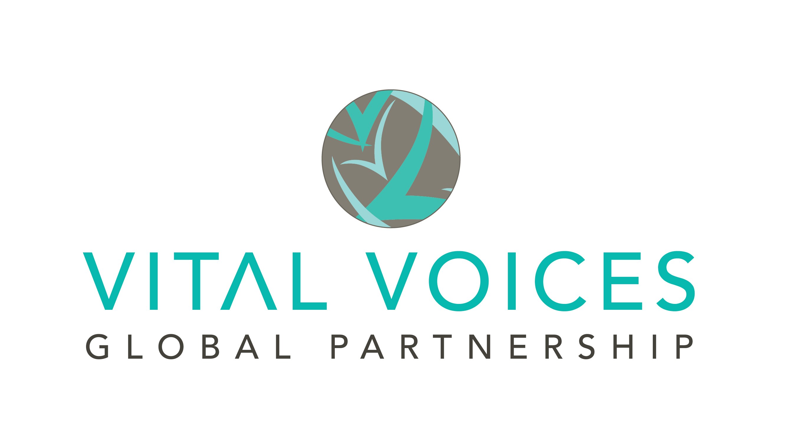 Logo der Vital Voices Global Partnership mit einer weißen Taube mit ausgebreiteten Flügeln innerhalb eines blauen und weißen Gradientenkreises, schwarzer Text, alles von einem dünnen schwarzen Rand umgeben auf einem weißen Hintergrund.