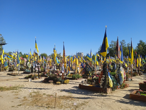 Ukraine und Thies erhalten Rettungswagen aus der Klingenstadt