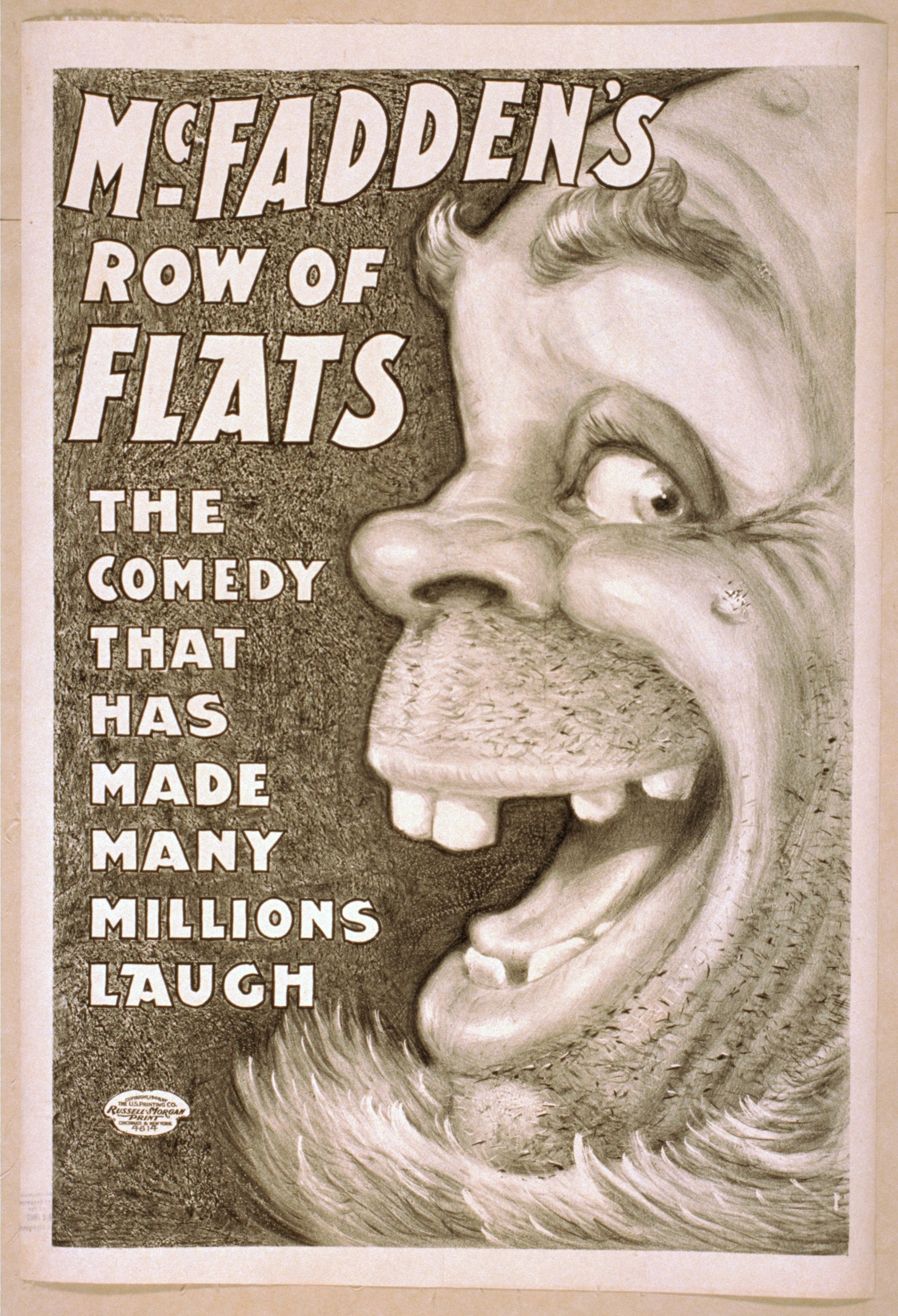 Plakat eines lachenden Menschen mit wilden Haaren, weiten Augen und einem breiten Grinsen auf einem hellgelben Hintergrund, mit dem Text 'McFadden's Row of Flats: The Comedy That Has Made Many Millions Laugh.'