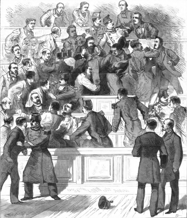 Schwarz-weiß-Zeichnung eines überfüllten Gerichtssaals während eines Prozesses, mit Menschen, die stehen und sitzen, betitelt mit "Der Prozess der britischen Armee in London, England."