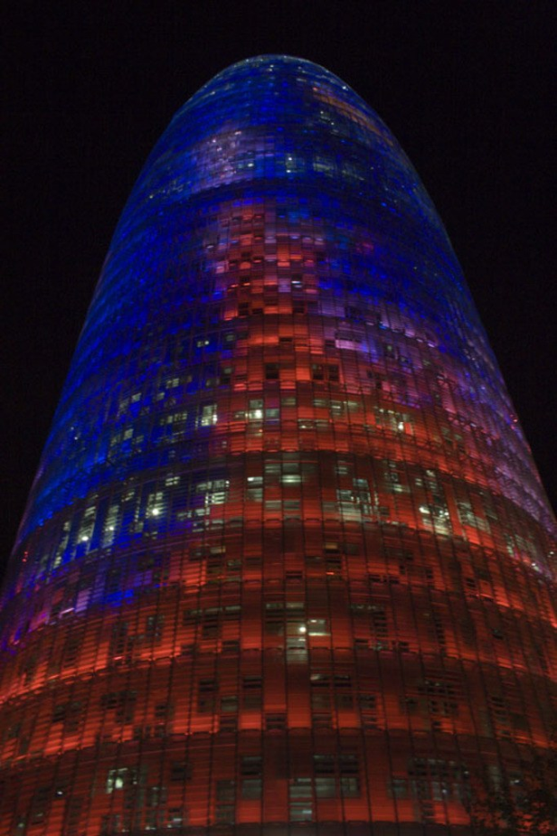 Ein zentrales Gebäude im Bild.