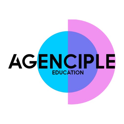 Ein weißer Hintergrund mit einem bunten Kreis in der Mitte, der den Text "Agence Education" in fetter schwarzer Schrift enthält, in blau und pink unterteilt, von einem dünnen schwarzen Rand umgeben und mit einem Podcast-Logo in der rechten unteren Ecke.
